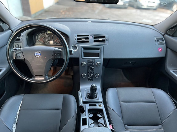 Volvo V50 4 of 6