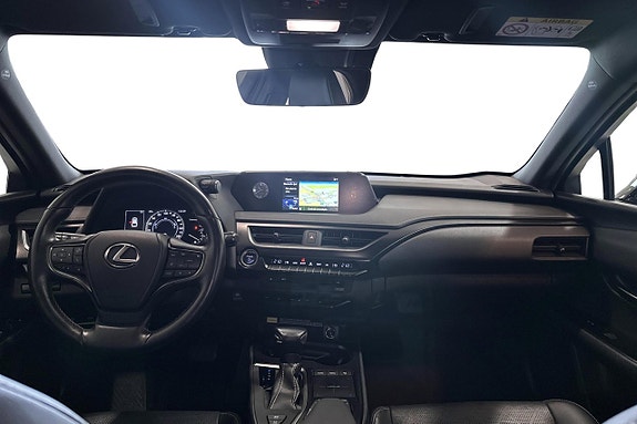 Lexus UX250h 6 of 13