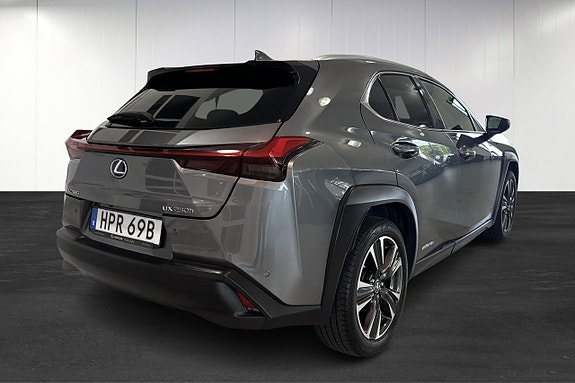 Lexus UX250h 5 of 13