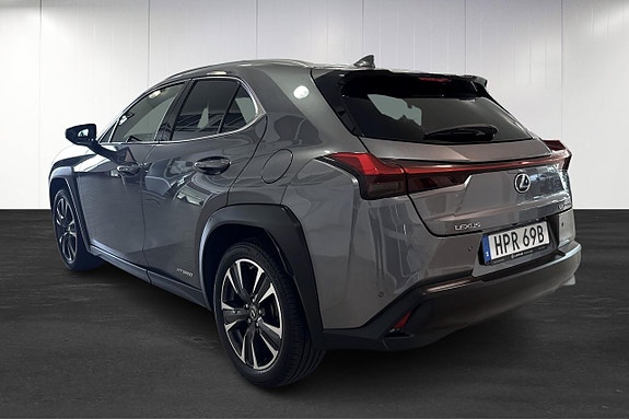 Lexus UX250h 4 of 13