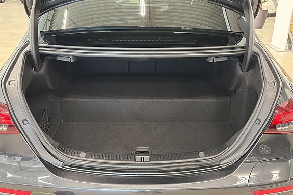 Mercedes-Benz E300 de 24 of 25