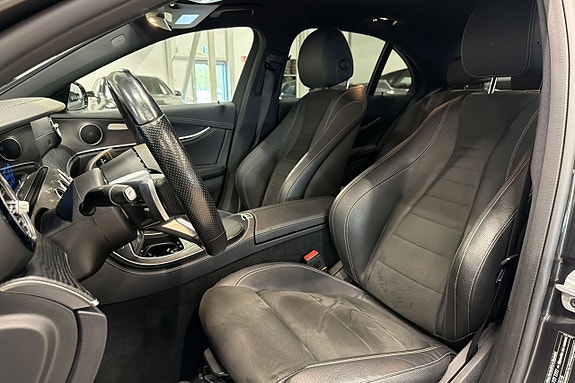 Mercedes-Benz E300 de 19 of 25