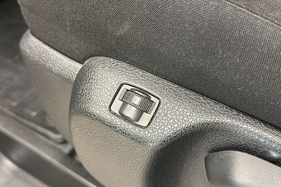 Peugeot Traveller 13 of 18