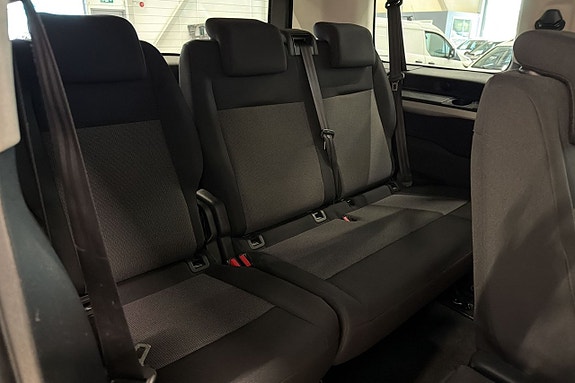 Peugeot Traveller 16 of 18