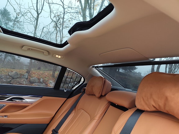 BMW 750Li 14 of 26