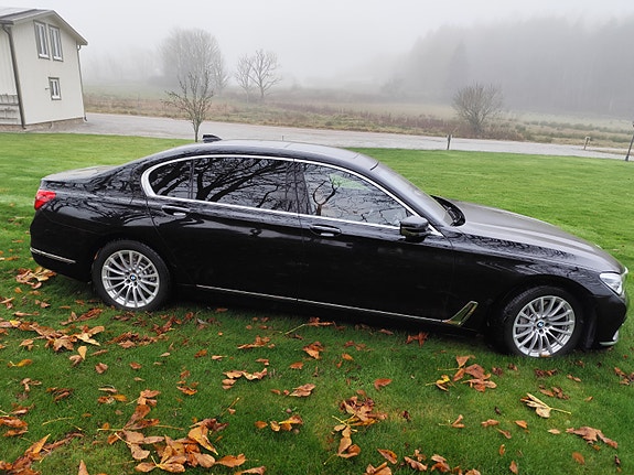 BMW 750Li 26 of 26