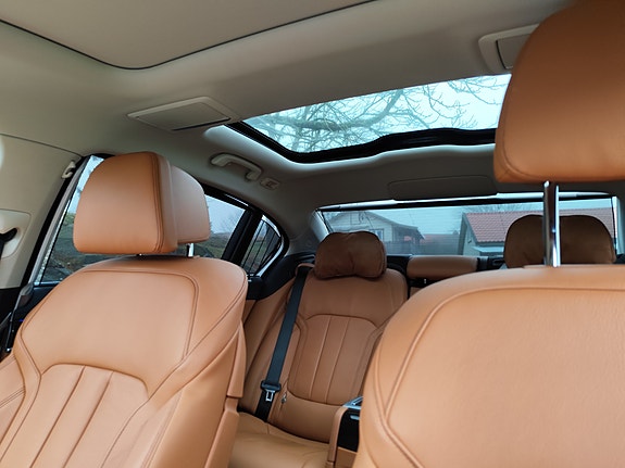 BMW 750Li 12 of 26