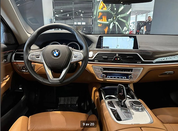 BMW 750Li 18 of 26