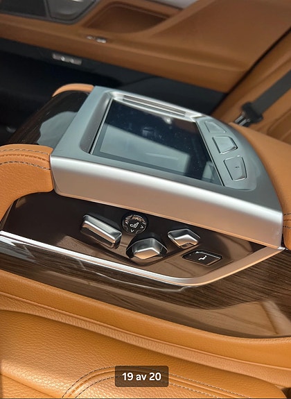 BMW 750Li 21 of 26