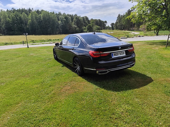 BMW 750Li 4 of 26