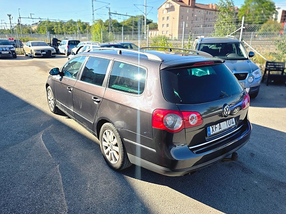 Volkswagen Passat 10 of 18