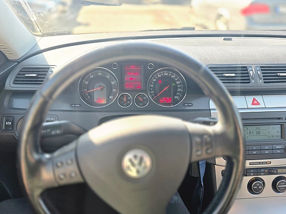 Volkswagen Passat 17 of 18