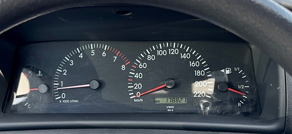 Toyota Corolla 10 of 10