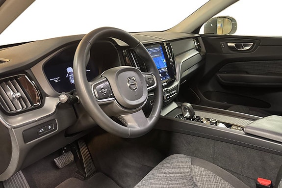 Volvo XC60 8 of 15