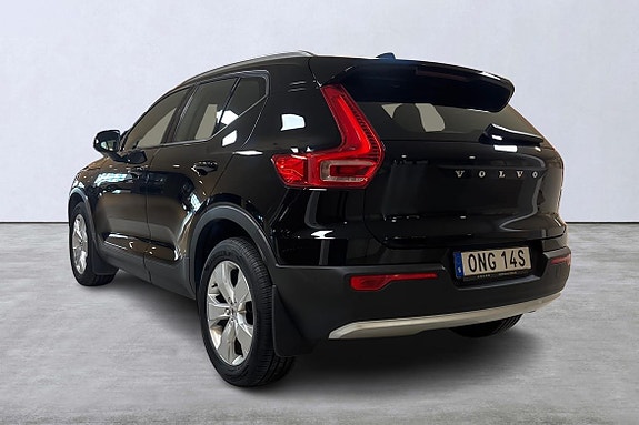 Volvo XC40 4 of 15