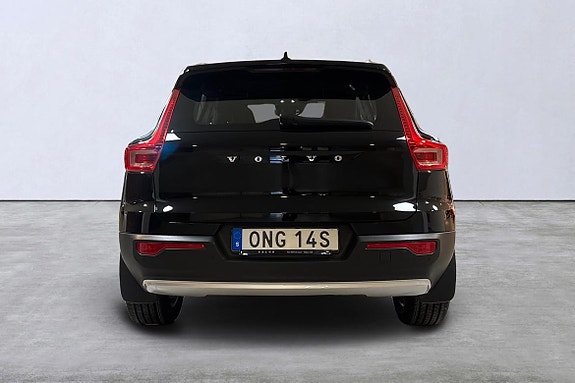 Volvo XC40 5 of 15