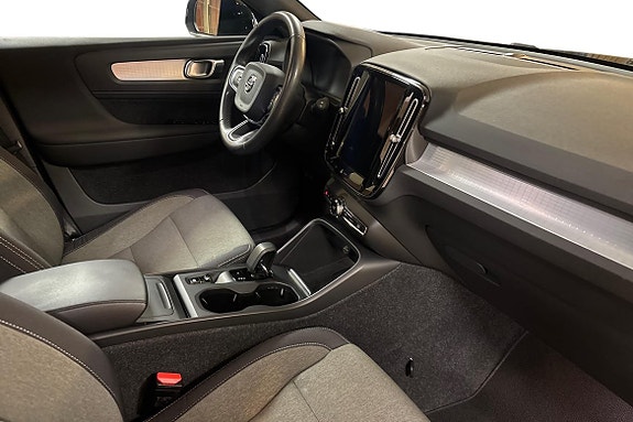 Volvo XC40 10 of 15
