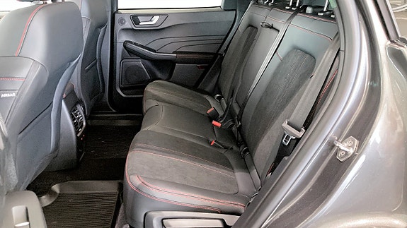 Ford Kuga 5 of 9