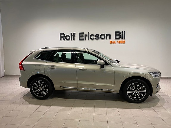 Volvo XC60 2 of 15