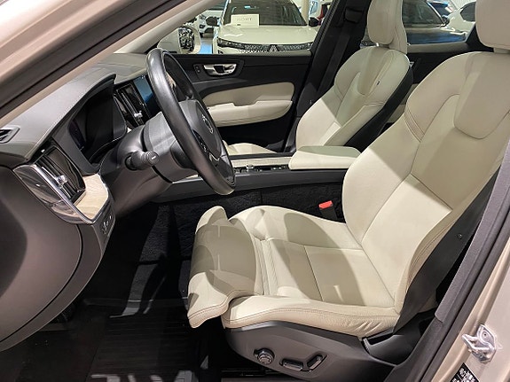 Volvo XC60 7 of 15