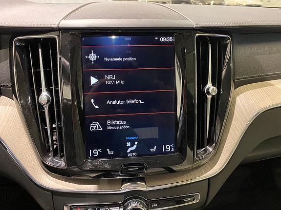 Volvo XC60 11 of 15