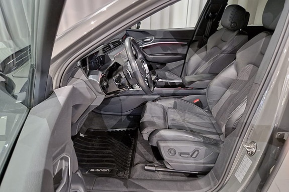 Audi Q8 9 of 23