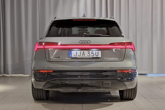 Audi Q8 6 of 23