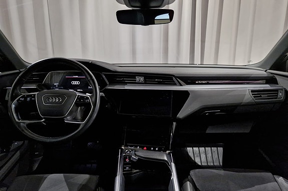 Audi Q8 12 of 23