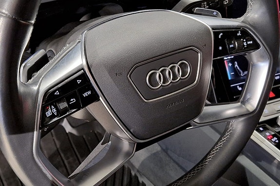 Audi Q8 15 of 23