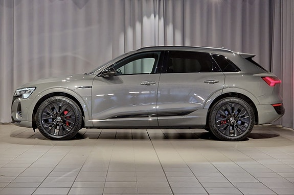 Audi Q8 3 of 23