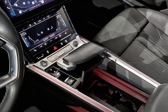Audi Q8 20 of 23