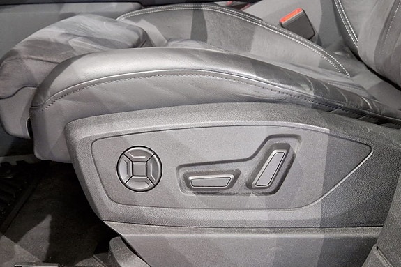 Audi Q8 11 of 23