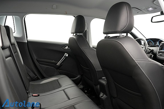 Peugeot 2008 15 of 26