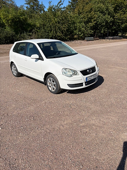 Volkswagen Polo 2 of 4