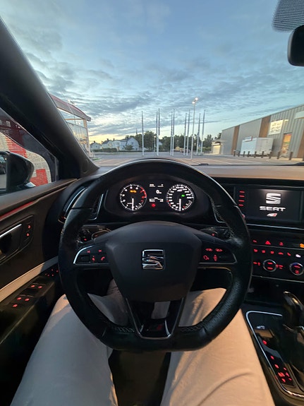 Seat Leon 8 of 17