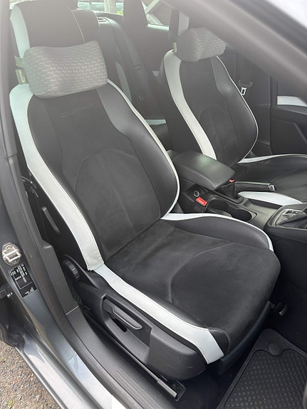 Seat Leon 10 of 17