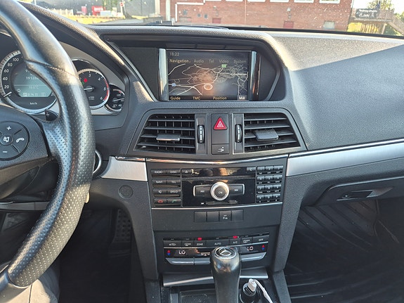 Mercedes-Benz E220 13 of 13