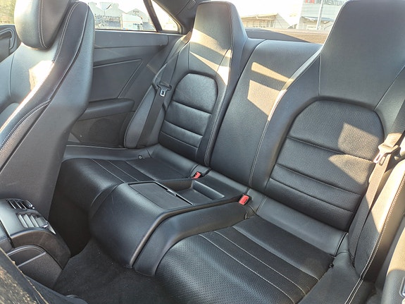 Mercedes-Benz E220 9 of 13