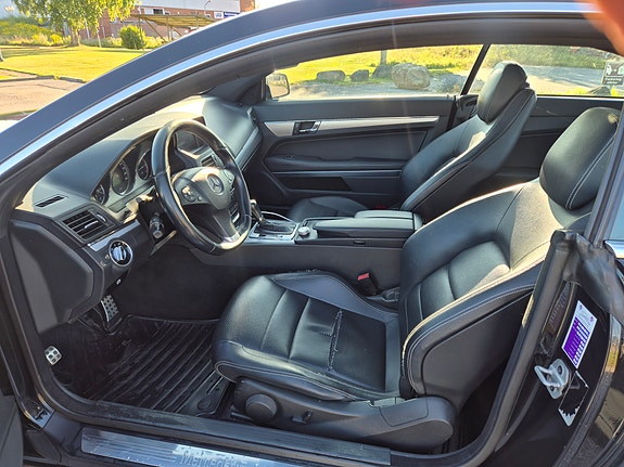 Mercedes-Benz E220 7 of 13