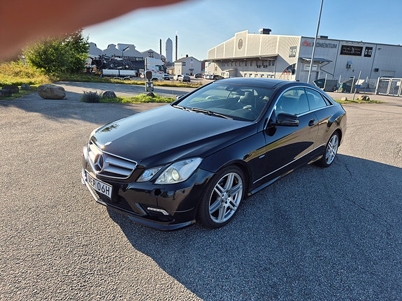 Mercedes-Benz E220 5 of 13