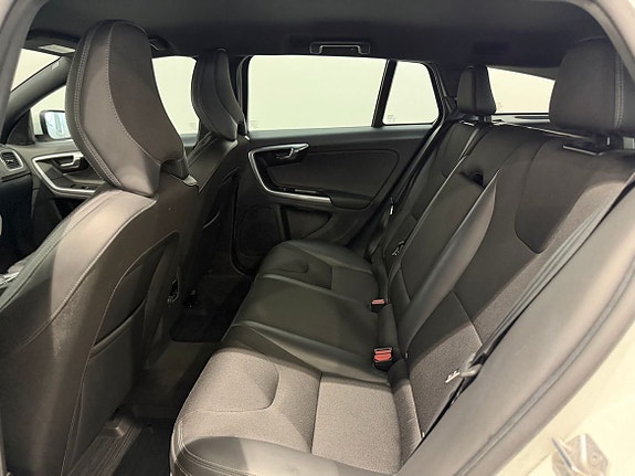 Volvo V60 7 of 11