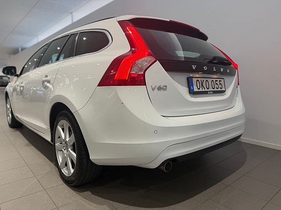 Volvo V60 4 of 11