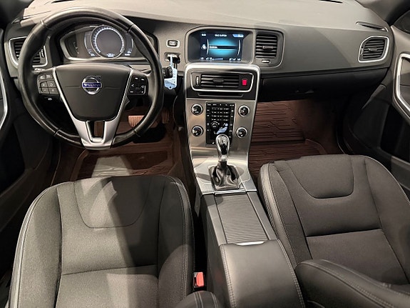 Volvo V60 8 of 11