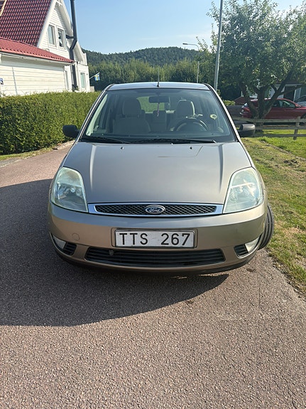 Ford Fiesta 8 of 15