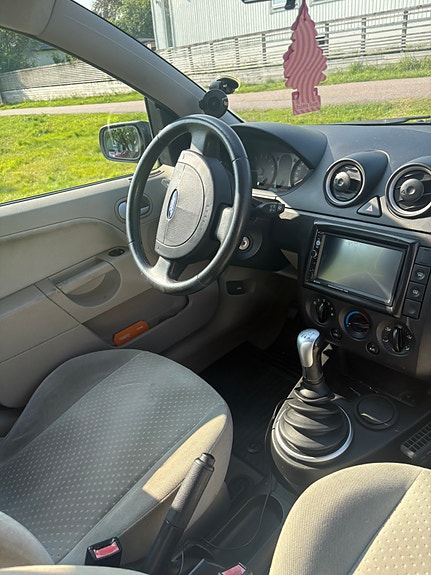 Ford Fiesta 15 of 15