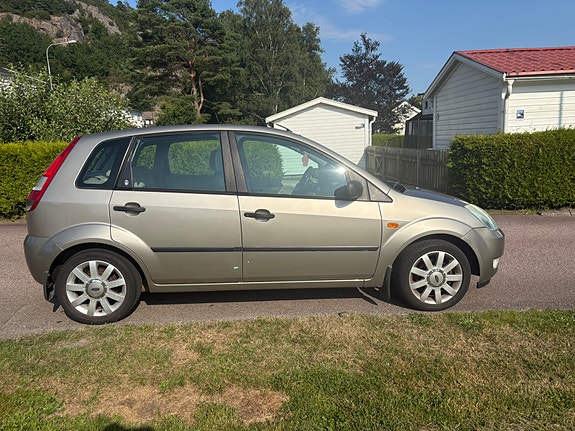 Ford Fiesta 12 of 15