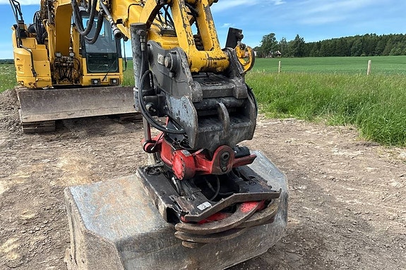 Komatsu PC 138 US-11 16 of 24