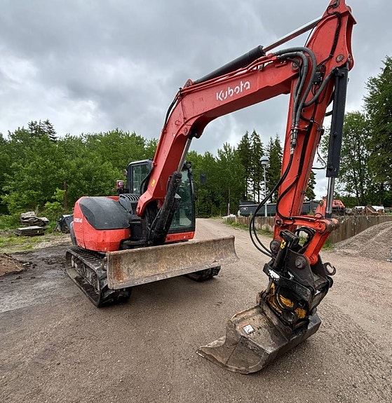 Kubota KX 080 3 of 24