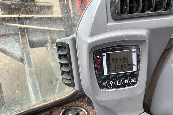 Kubota KX 080 11 of 24