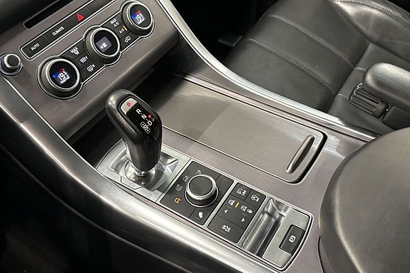 Land Rover Range Rover Sport 17 of 26